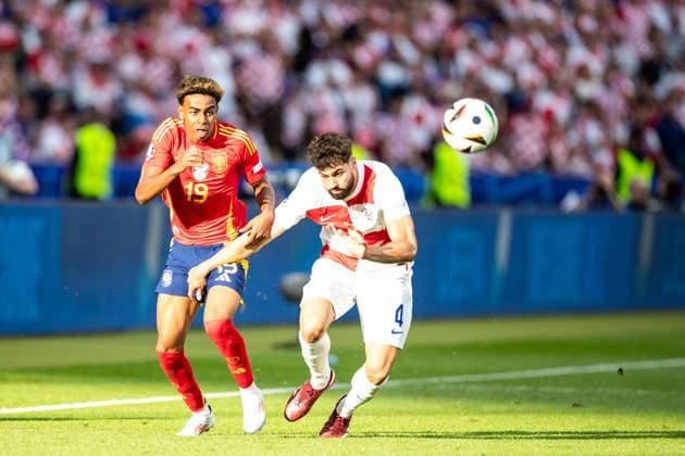 UEFA EURO 2024 Spain Croatia 15 06 2024 Lamine Yamal Spain, 19 , Josko Gvardiol Croatia, 4 UEFA EURO 2024 Spain Croatia Olympiastadion, Berlin 15 06 2024 Copyright: xBEAUTIFULxSPORTS Buriakovx