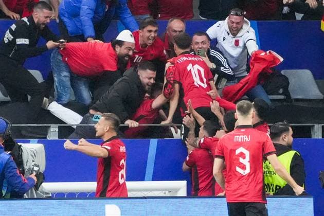 celebrate the goal, goal celebration for 0 1 Nedim Bajrami Albania, Albania, 10 celebrates with the fans Dortmund 15 06 2024 Italy vs Albania, EURO2024 M4, Group B, EM Arena Dortmund
