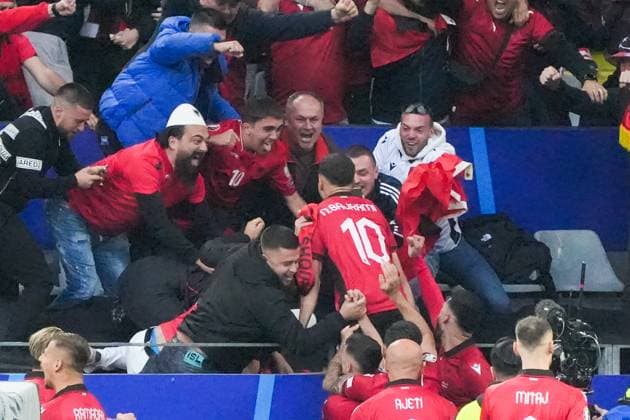 celebrate the goal, goal celebration for 0 1 Nedim Bajrami Albania, Albania, 10 celebrates with the fans Dortmund 15 06 2024 Italy vs Albania, EURO2024 M4, Group B, EM Arena Dortmund