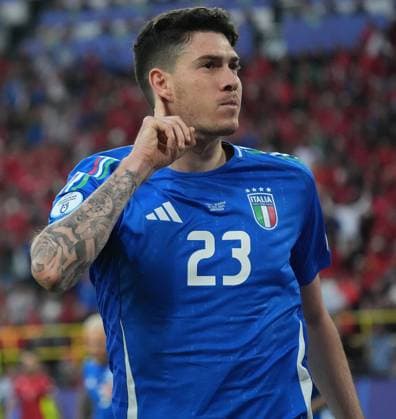 15 06 2024, Signal Iduna Park, Dortmund, GER, EM UEFA 2024, Group B, Italy vs Albania, in the picture Italy™s defender 23 Alessandro Bastoni is happy about the goal for 1 1 Defodi 506 20240615 hbr 0458 Defodi-506
