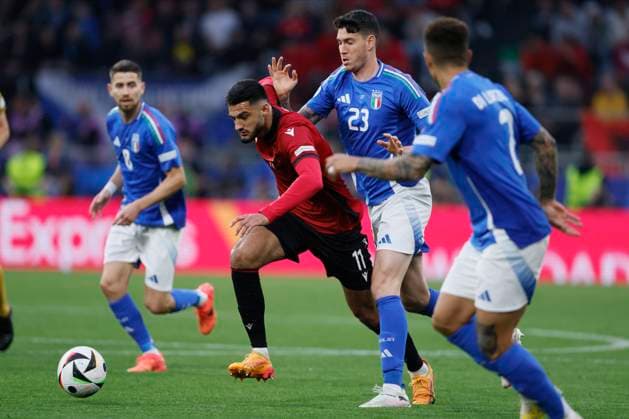 Italy v Albania: Group B - UEFA EURO, EM, Europameisterschaft,Fussball 2024 Armando Broja of Albania and Alessandro Bastoni of Italy challenge during the UEFA EURO 2024 group stage match between Italy and Albania at Football Stadium Dortmund on June 15, 2024 in Dortmund, Germany. Dortmund Football Stadium Dortmund Germany Germany Copyright: xRichardxSellers Sportsphoto APLx 14040724