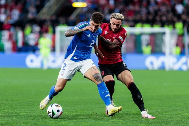 UEFA EURO 2024 group match Italy Albania 15 06 2024 duel Giovanni Di Lorenzo Italy, 2 , Taulant Seferi Albania, 15 UEFA EURO 2024 group match Italy Albania BVB Stadion Dortmund, Dortmund on 15 06 2024 Copyright: xBEAUTIFULxSPORTS Meuselx