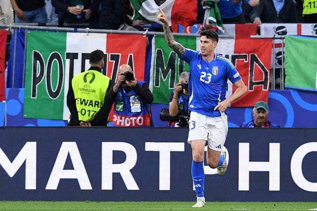 Soccer UEFA EURO 2024 Group Stage 1 Matchday Italy Albania on 15 06 2024 at BVB Stadion Dortmund in Dortmund Goal Celebration Goal for 1 1 by Alessandro Bastoni Italy xRx