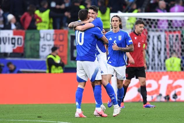 Soccer UEFA EURO 2024 Group Stage 1 Matchday Italy Albania on 15 06 2024 at BVB Stadion Dortmund in Dortmund Goal Celebration Goal for 1 1 by Alessandro Bastoni Italy xRx