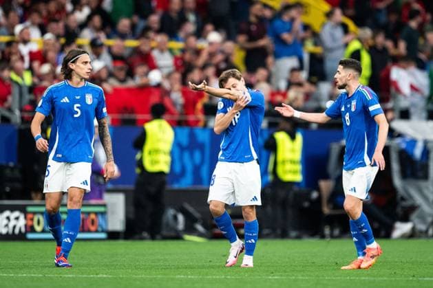 240615 Nicolo Barella of Italy celebrates after 2 1 during the UEFA Euro 2024 Football Championship match between Italy and Albania on June 15, 2024 in Dortmund Photo Jesper Zerman BILDBYRAN kod JZ JZ0538 fotboll football soccer fotballs em europamästerskap em uefa euro uefa european football championship euro 2024 italy albanien albania bbeng jubel  Copyright: JESPERxZERMAN BB240615JZ059