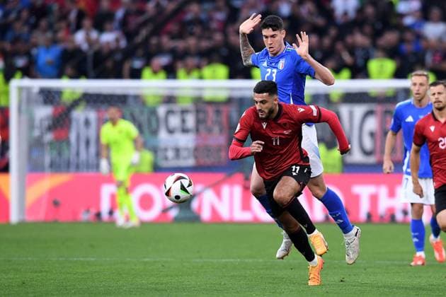 Soccer UEFA EURO 2024 Group Stage 1 Matchday Italy Albania on 15 06 2024 at BVB Stadion Dortmund in Dortmund Armando Broja Albania , front Alessandro Bastoni Italy , back xRx
