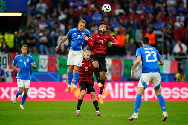 GER: Italy v Albania. UEFA EURO, EM, Europameisterschaft,Fussball 2024 Armando Brojaa of Albania and Davide Frattesi of Italy during the UEFA Euro 2024 match between Italy and Albania, Group B, date 1, played at BVB Stadion on June 15, 2024 in Dortmund, Germany. kpng Copyright: xSergioxRuizx xPRESSINPHOTOx PS_240615_ITA_ALB_1009