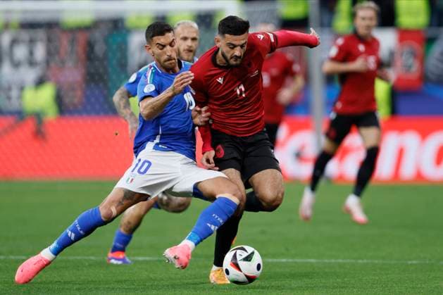 Italy v Albania: Group B - UEFA EURO, EM, Europameisterschaft,Fussball 2024 Lorenzo Pellegrini of Italy and Armando Broja of Albania challenge during the UEFA EURO 2024 group stage match between Italy and Albania at Football Stadium Dortmund on June 15, 2024 in Dortmund, Germany. Dortmund Football Stadium Dortmund Germany Germany Copyright: xRichardxSellers Sportsphoto APLx 14040732