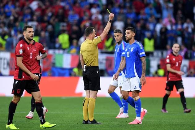 Soccer UEFA EURO 2024 Group stage 1 Matchday Italy Albania on 15 06 2024 at BVB Stadion Dortmund in Dortmund Yellow card for Lorenzo Pellegrini Italy , right by FIFA referee Felix Zwayer Germany , left xRx