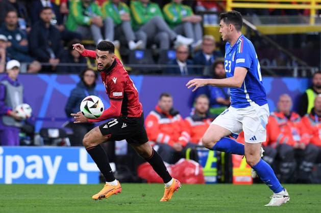 Soccer UEFA EURO 2024 Group Stage 1 Matchday Italy Albania on 15 06 2024 at BVB Stadion Dortmund in Dortmund Armando Broja Albania , left Alessandro Bastoni Italy , right xRx