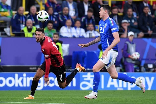 Soccer UEFA EURO 2024 Group Stage 1 Matchday Italy Albania on 15 06 2024 at BVB Stadion Dortmund in Dortmund Armando Broja Albania , left Alessandro Bastoni Italy , right xRx
