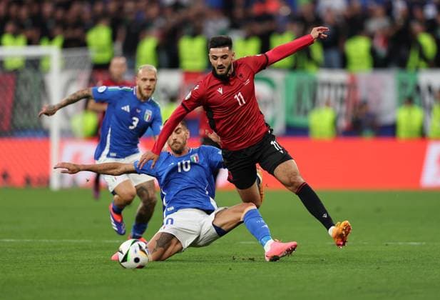 15 06 2024, European Football Championship, UEFA EURO 2024, Italy Albania, Group B, BVB Stadion Dortmund, f l , Lorenzo Pellegrini Italy , Armando Broja Albania Copyright: HMBxMedia