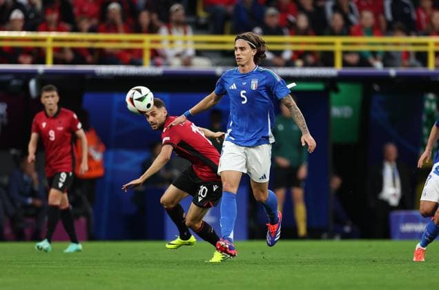 15 06 2024, European Football Championship, UEFA EURO 2024, Italy Albania, Group B, BVB Stadion Dortmund, v l , Nedim Bajrami Albania , Riccardo Calafiori Italy Copyright: HMBxMedia