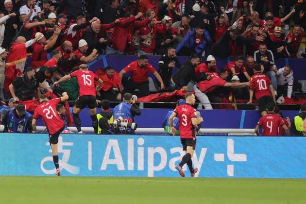 Italy v Albania UEFA EURO, EM, Europameisterschaft,Fussball 2024 Group B The Albanian players celebrate their side?s 1st goal scored by Nedim Bajrami of Albania during the UEFA Euro 2024 Group B match between Italy and Albania at Signal Iduna Park, Dortmund Copyright: xPaulxChestertonx FIL-20282-0007 UK Newspapers OUT