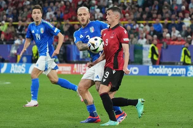Jasir Asani Albania, Albania, 09 vs Federico Dimarco Italy, Italy, Italia, 03 Dortmund 15 06 2024 Italy vs Albania, EURO2024 M4, Group B, EM Arena Dortmund