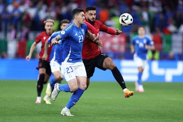 Italy vs Albania Alessandro Bastoni of Italy and Armando Broja of Albania battle for the ball during the UEFA EURO, EM, Europameisterschaft,Fussball 2024 Group B match between Italy and Albania at BVB Stadion Dortmund on June 15, 2024 in Dortmund, Germany. Dortmund BVB Stadion Dortmund Germany Copyright: xMarcoxCanonierox