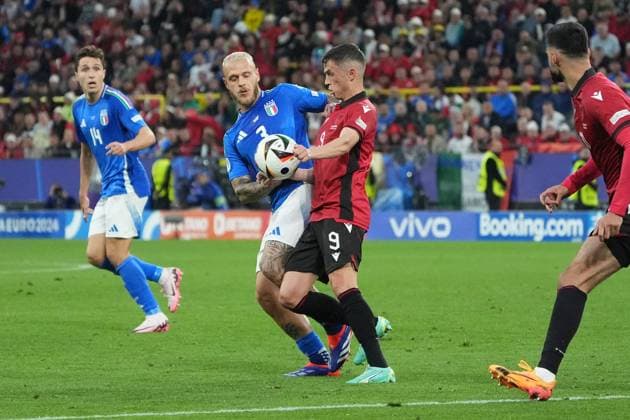 Jasir Asani Albania, Albania, 09 vs Federico Dimarco Italy, Italy, Italia, 03 Dortmund 15 06 2024 Italy vs Albania, EURO2024 M4, Group B, EM Arena Dortmund