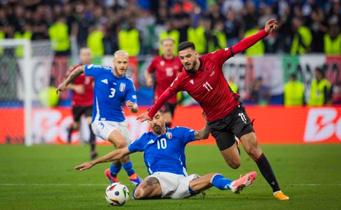 Dortmund, Germany 15th Jun 2024 Armando Broja ALB Lorenzo Pellegrini ITA Italy Albania Italy Albania 15 06 2024