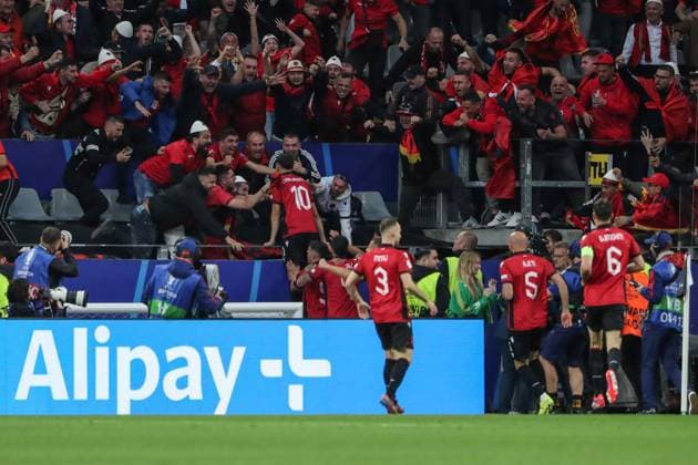 Germany - UEFA EURO, EM, Europameisterschaft,Fussball 2024 - Italy vs Albania - 15 06 2024 GERMANY, DORTMUND, JUNE 15. Nedim Bajrami of Albania celebrates with supporters after scoring a goal during the UEFA EURO 2024 group B stage match between Italy and Albania. on June 15, 2024, BVB Stadion in Dortmund, Germany. Photo by Manuel Blondeau AOP.Press Dortmund BVB Stadion Germany Copyright: x ManuelxBlondeau AOP.Pressx AOP20240615 0001
