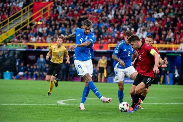 Gianluca Scamacca Italy, 09 in duel with Berat Gjimshiti Albania, 06 , GER, Italy ITA vs Albania ALB , European Football Championship, UEFA EURO 2024, Group B, Matchday 1, 15 06 2024 GER, Italy ITA vs Albania ALB , European Football Championship, UEFA EURO 2024, Group B, Matchday 1, 15 06 2024 Dortmunf Copyright: xEibner-Pressefoto Memmlerx EP_MMR