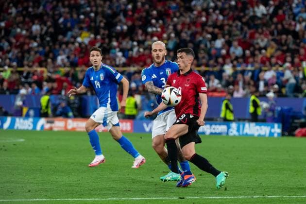 Jasir Asani Albania, 09 in duel with Federico Dimarco Italy, 03 , GER, Italy ITA vs Albania ALB , European Football Championship, UEFA EURO 2024, Group B, Matchday 1, 15 06 2024 GER, Italy ITA vs Albania ALB , European Football Championship, UEFA EURO 2024, Group B, Matchday 1, 15 06 2024 Dortmunf Copyright: xEibner-Pressefoto Memmlerx EP_MMR