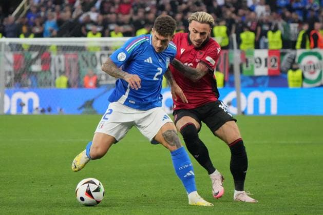 Dortmund, Germany: Giovanni Di Lorenzo of Italy in action against Taulant Seferi of Albania during UEFA EURO, EM, Europameisterschaft,Fussball 2024 - Italy vs Albania, UEFA European Football Championship in Dortmund, Germany, June 15 2024 UEFA European Football Championship - UEFA Euro 2024 - Italy vs Albania  - ZUMAp169 20240615_zsa_p169_339 Copyright: xEmmanuelexMastrodonato IPAxSportx
