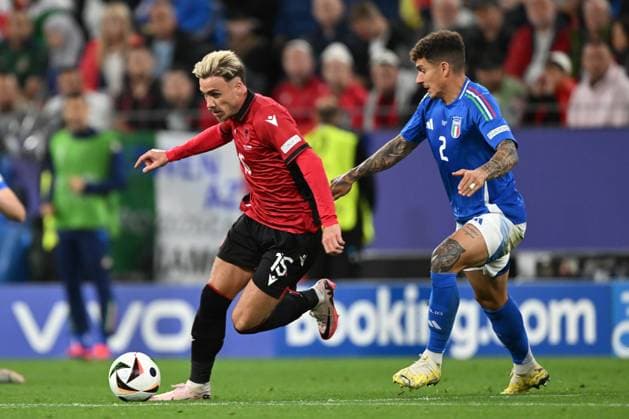 DORTMUND - (l-r) Taulant Seferi of Albania, Giovanni Di Lorenzo of Italy during the UEFA EURO, EM, Europameisterschaft,Fussball 2024 group B match between Italy and Albania at Signal Iduna Park on June 15, 2024 in Dortmund, Germany. ANP Hollandse Hoogte UEFA EURO 2024 2024 xVIxANPxSportx xGerritxvanxKeulenxIVx 501177057 originalFilename: 501177057.jpg