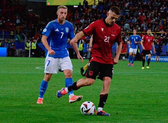 Dortmund, Germany: Ylber Asllani (Albania) in action during UEFA EURO, EM, Europameisterschaft,Fussball 2024 - Italy vs Albania, UEFA European Football Championship in Dortmund, Germany, June 15 2024 UEFA European Football Championship - UEFA Euro 2024 - Italy vs Albania  - ZUMAp169 20240615_zsa_p169_349 Copyright: xPasqualexGolia IPAxSportx