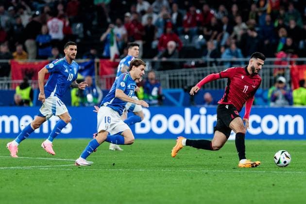 UEFA EURO 2024 group match Italy Albania 15 06 2024 duel Nicolo Barella Italy, 18 , Armando Broja Albania, 11 UEFA EURO 2024 group match Italy Albania BVB Stadion Dortmund, Dortmund on 15 06 2024 Copyright: xBEAUTIFULxSPORTS Meuselx