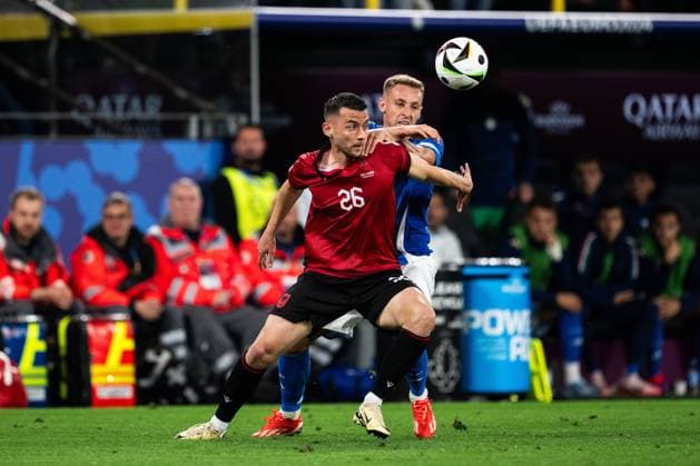 240615 Arber Hoxha of Albania and Davide Frattesi of Italy during the UEFA Euro 2024 Football Championship match between Italy and Albania on June 15, 2024 in Dortmund Photo Jesper Zerman BILDBYRAN kod JZ JZ0538 fotboll football soccer fotballs em europamästerskap em uefa euro uefa european football championship euro 2024 italy albanien albania bbeng  Copyright: JESPERxZERMAN BB240615JZ092