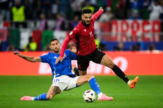 Italy v Albania - UEFA EURO, EM, Europameisterschaft,Fussball 2024 Armando Broja of Albania is tackled by Lorenzo Pellegrini of Italy during UEFA EURO 2024 group stage football match between Italy and Albania. Dortmund Germany Copyright: xNicolòxCampox
