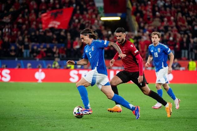 Riccardo Calafiori Italy, 05 in duel with Armando Broja Albania, 11 , GER, Italy ITA vs Albania ALB , European Football Championship, UEFA EURO 2024, Group B, Matchday 1, 15 06 2024 GER, Italy ITA vs Albania ALB , European Football Championship, UEFA EURO 2024, Group B, Matchday 1, 15 06 2024 Dortmunf Copyright: xEibner-Pressefoto Memmlerx EP_MMR