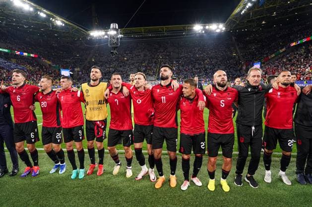 2024-06-15 Italy v Albania - Group B - UEFA EURO, EM, Europameisterschaft,Fussball 2024 DORTMUND, GERMANY - JUNE 15: players of Albania shoulder to shoulder in front of their fans during the Group B - UEFA EURO 2024 match between Italy and Albania at Signal Iduna Park on June 15, 2024 in Dortmund, Germany. (Photo by Joris Verwijst BSR Agency) Dortmund Germany Content not available for redistribution in The Netherlands directly or indirectly through any third parties. Copyright: xBSRxAgencyx