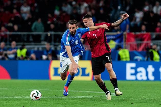 UEFA EURO 2024 group match Italy Albania 15 06 2024 duel Bryan Cristante Italy, 16 , Rey Manaj Albania, 7 UEFA EURO 2024 group match Italy Albania BVB Stadion Dortmund, Dortmund on 15 06 2024 Copyright: xBEAUTIFULxSPORTS Meuselx
