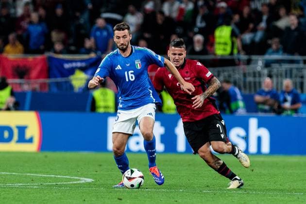 UEFA EURO 2024 group match Italy Albania 15 06 2024 duel Bryan Cristante Italy, 16 , Rey Manaj Albania, 7 UEFA EURO 2024 group match Italy Albania BVB Stadion Dortmund, Dortmund on 15 06 2024 Copyright: xBEAUTIFULxSPORTS Meuselx