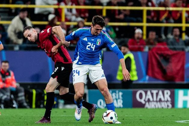 UEFA EURO 2024 group match Italy Albania 15 06 2024 duel Klaus Gjasula Albania, 8 , Andrea Cambiaso Italy, 24 UEFA EURO 2024 group match Italy Albania BVB Stadion Dortmund, Dortmund on 15 06 2024 Copyright: xBEAUTIFULxSPORTS Meuselx