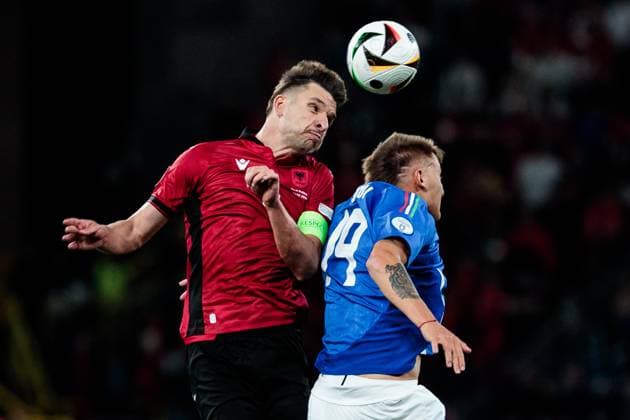 UEFA EURO 2024 group match Italy Albania 15 06 2024 duel Berat Djimsiti Albania, 6 , Mateo Retegui Italy, 19 UEFA EURO 2024 group match Italy Albania BVB Stadion Dortmund, Dortmund on 15 06 2024 Copyright: xBEAUTIFULxSPORTS Meuselx