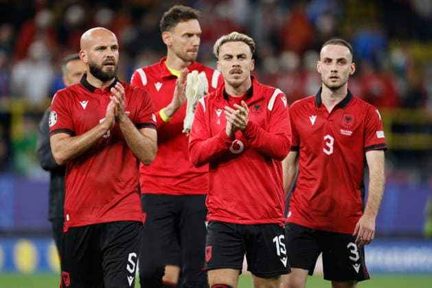 Italy v Albania: Group B - UEFA EURO, EM, Europameisterschaft,Fussball 2024 Arlind Ajeti, Taulant Seferi, and Mario Mitaj of Albania applauds the fans after the UEFA EURO 2024 group stage match between Italy and Albania at Football Stadium Dortmund on June 15, 2024 in Dortmund, Germany. Dortmund Football Stadium Dortmund Germany Germany Copyright: xRichardxSellers Sportsphoto APLx 14040745