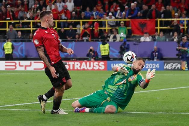 Sport Bilder des Tages Italy v Albania UEFA EURO, EM, Europameisterschaft,Fussball 2024 Group B Rey Manaj of Albania goes close in the dying moments during the UEFA Euro 2024 Group B match between Italy and Albania at Signal Iduna Park, Dortmund Copyright: xPaulxChestertonx FIL-20282-0065 UK Newspapers OUT