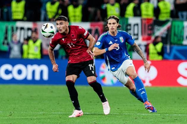 UEFA EURO 2024 group match Italy Albania 15 06 2024 duel Qazim Laci Albania, 14 , Riccardo Calafiori Italy, 5 UEFA EURO 2024 group match Italy Albania BVB Stadion Dortmund, Dortmund on 15 06 2024 Copyright: xBEAUTIFULxSPORTS Meuselx