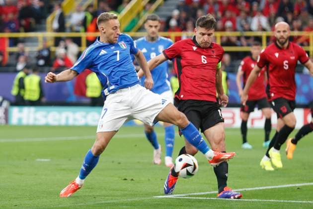 Italy v Albania UEFA EURO, EM, Europameisterschaft,Fussball 2024 Group B Davide Frattesi of Italy and Berat Djimsiti of Albania in action during the UEFA Euro 2024 Group B match between Italy and Albania at Signal Iduna Park, Dortmund Copyright: xPaulxChestertonx FIL-20282-0114 UK Newspapers OUT