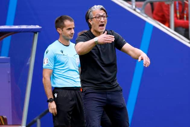 YAKIN Murat Coach Team Switzerland UEFA Football EURO 2024 in Germany Match Group A Hungary Switzerland 1 3 on 15 06 2024 in Cologne DFL REGULATIONS PROHIBIT ANY USE OF PHOTOGRAPHS as IMAGE SEQUENCES and or QUASI VIDEO Copyright: xLacixPerenyix