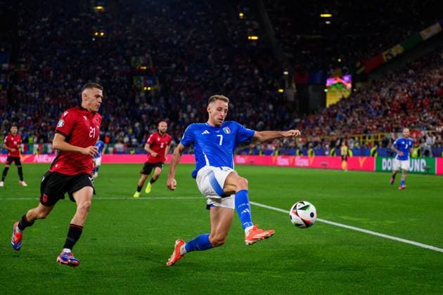 240615 Kristjan Asllani of Albania and Davide Frattesi of Italy during the UEFA Euro 2024 Football Championship match between Italy and Albania on June 15, 2024 in Dortmund Photo Jesper Zerman BILDBYRAN kod JZ JZ0538 fotboll football soccer fotballs em europamästerskap em uefa euro uefa european football championship euro 2024 italy albanien albania bbeng  Copyright: JESPERxZERMAN BB240615JZ115