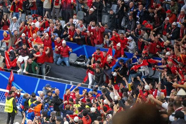 GER, EURO 2024, Group B, Italy ITA vs Albania ALB 15 06 2024, BVB Stadium Dortmund, Dortmund, GER, EURO 2024, Group B, Italy ITA vs Albania ALB In the picture The 0 1, for Albania after 23 seconds by Neid Bajrami Albania ALB, 10 cheers after the goal for 0 1 goal cheers cheers cheers cheers in the fan curve nordphotoxGmbHxx xDenkinger nph00015