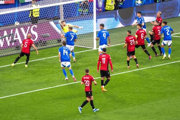 GER, EURO 2024, Group B, Italy ITA vs Albania ALB 15 06 2024, BVB Stadium Dortmund, Dortmund, GER, EURO 2024, Group B, Italy ITA vs Albania ALB In the picture The 1 1, the equalizer for Italy by Alessandro Bastoni Italy ITA, 23 nordphotoxGmbHxx xDenkinger nph00015