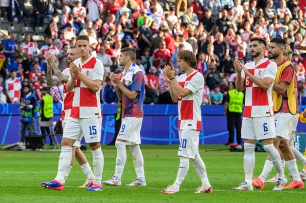 GER, Berlin, Soccer, Spain vs. Croatia, Group B, Group stage, UEFA EURO 2024, MD3, SP1, Olympia Stadion Berlin, The exhausted Croatian team after the defeat against Spain, final score 3 0, from l Mario Pasalic Croatia , Andrej Kramaric Croatia , Luka Modric Croatia , Josip Sutalo Croatia , 15 06 2024, Copyright: HMBxMedia UwexKoch