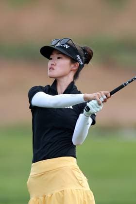 Meijer LPGA, Golf Damen Classic Grace Kim of Sydney, Australia hits from the fairway to the 18th green during the third round of the Meijer LPGA Classic for Simply Give golf tournament at Blythefield Country Club in Belmont, MI, USA Saturday, June 15, 2024. Belmont Michigan United States  Copyright: xAmyxLemusx originalFilename:lemus-meijerlp240615_npfQv.jpg