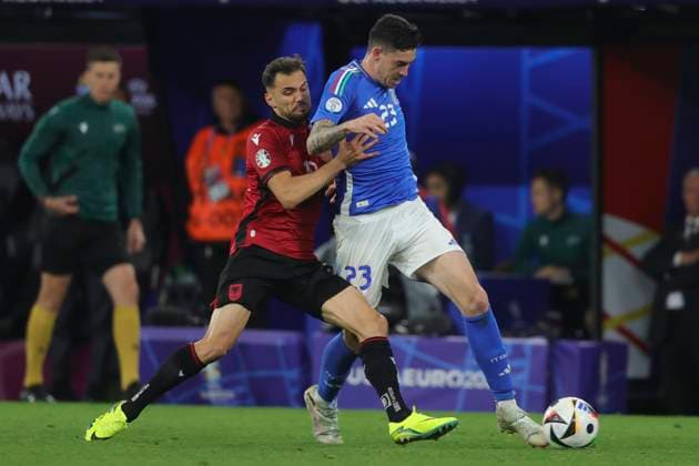 Italy v Albania UEFA EURO, EM, Europameisterschaft,Fussball 2024 Group B Nedim Bajrami of Albania and Alessandro Bastoni of Italy in action during the UEFA Euro 2024 Group B match between Italy and Albania at Signal Iduna Park, Dortmund Copyright: xPaulxChestertonx FIL-20282-0201 UK Newspapers OUT