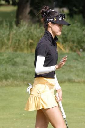 GRAND RAPIDS, MI - JUNE 15: LPGA, Golf Damen golfer Grace Kim reacts to making a birdie putt on the 16th hole during the LPGA Meijer LPGA Classic for Simply Give on June 15th, 2024, at Blythefield Country Club in Grand Rapids, Michigan. (Photo by Brian Spurlock Icon Sportswire) GOLF: JUN 15 LPGA Meijer LPGA Classic for Simply Give EDITORIAL USE ONLY Icon24061510