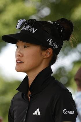 GRAND RAPIDS, MI - JUNE 15: LPGA, Golf Damen golfer Grace Kim walks to the 17th tee during the LPGA Meijer LPGA Classic for Simply Give on June 15th, 2024, at Blythefield Country Club in Grand Rapids, Michigan. (Photo by Brian Spurlock Icon Sportswire) GOLF: JUN 15 LPGA Meijer LPGA Classic for Simply Give EDITORIAL USE ONLY Icon24061513